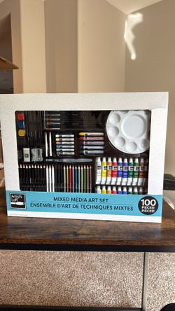 Artist, laugh, painting tools