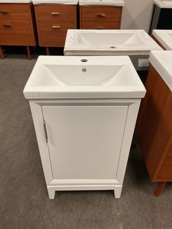 20” White Solid Wood Bathroom Vanity with Ceramic Top (V169)