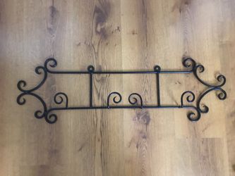 Hanging plate display