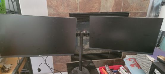 Dual LG Monitors With Stand