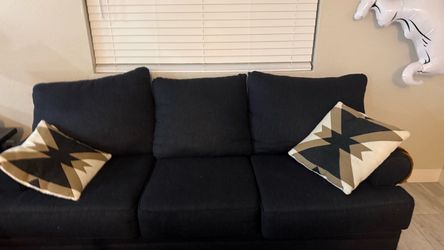 3 Piece Couch Set & Cofee Table & 2 end tables