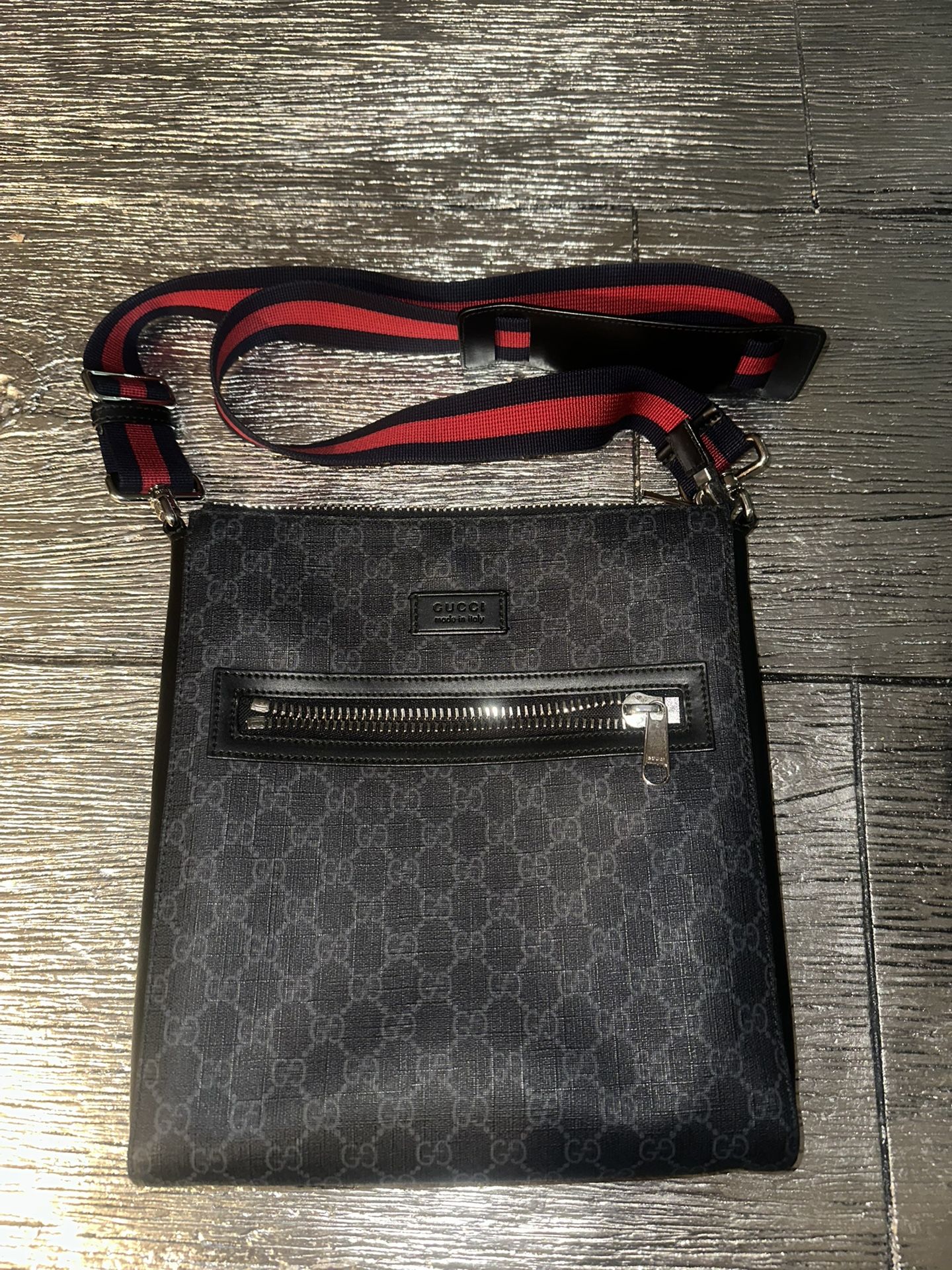Gucci Men’s GG Messenger Bag