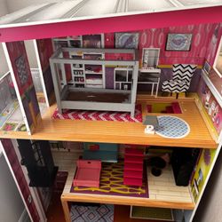 Doll House 