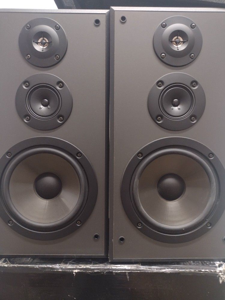 Pair Of Sony Speakers