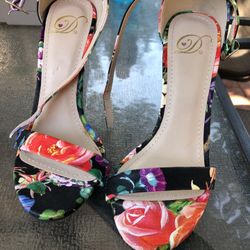Floral Heels Size 5 1/2