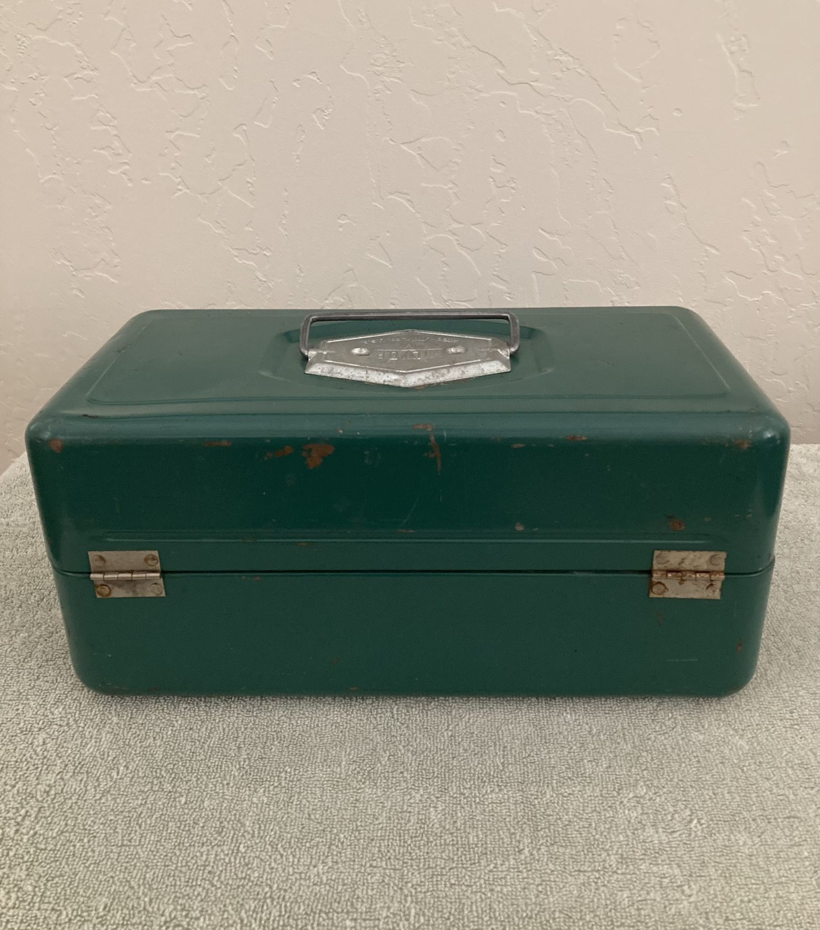 3744 plano tackle box FlipSider 3700 Size (4 5/8