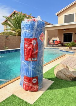 * New x 28 ft  x 14 ft Leslie's swimming pool solar cover