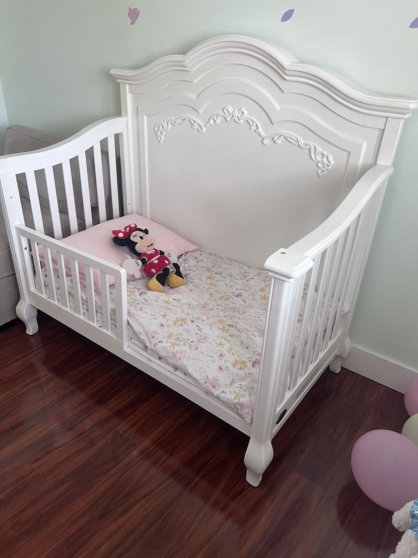 Baby/toddler Crib / Bed 