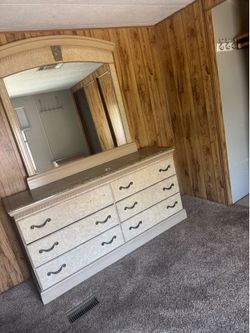 Dresser/ nightstand