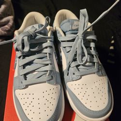 W Nike Dunk Low Blue Paisley Worn Once Size 5.5 $70 Obo