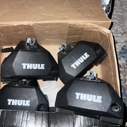 Thule Evo Flush Rail foot for vehicles 4-pack black 710601 and Thule Kit 186076
