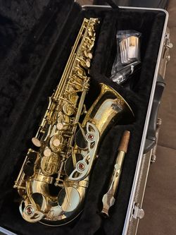 Nice Gold Etude Alto Saxophone with New Mouthpiece and Reeds $350 Firm