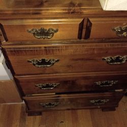4 Drawer Dresser For Amazing Price! 