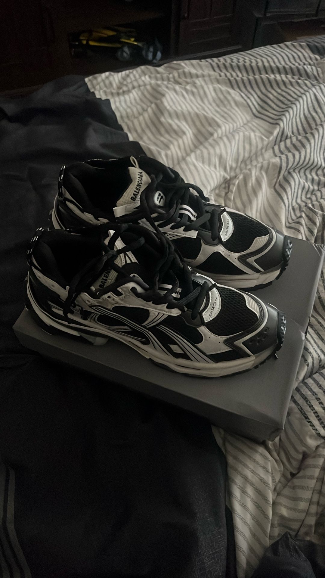 Balenciaga Runners “black And White”