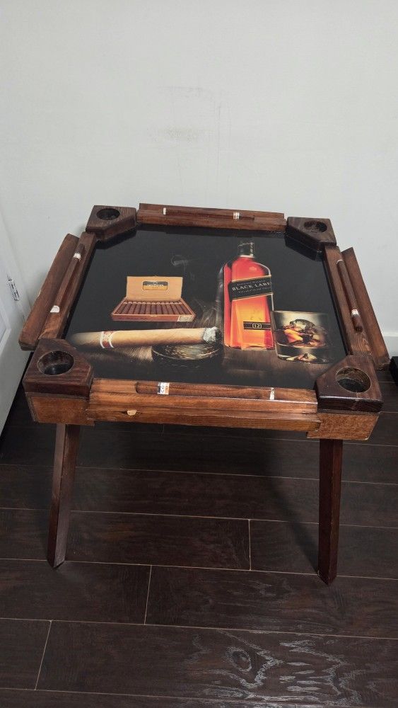 Mesa De Domino