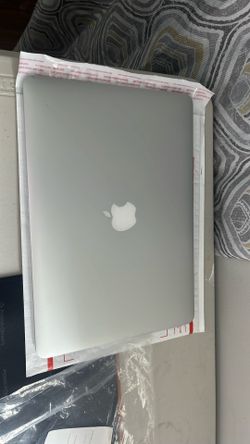 MacBook Air 2017 -$130 