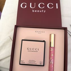 New With Tags Gucci 2 Pieces Glow Highlighter + Lip Gloss