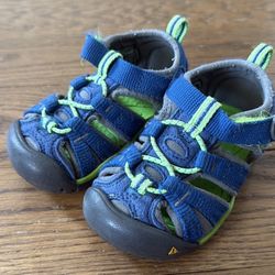 Keen size 5 baby boy sandal shoes in blue !