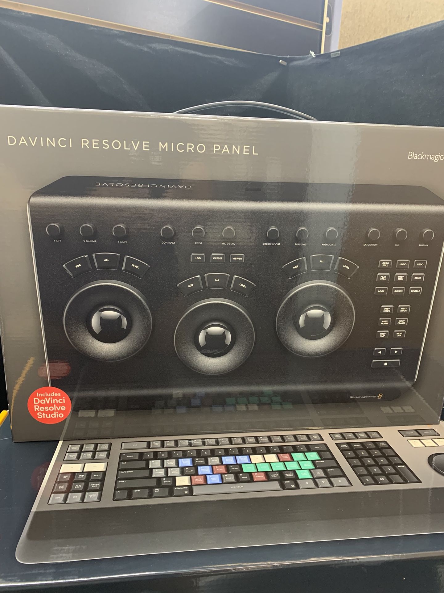 Blackmagic Design DaVinci Resolve Micro Panel with Resolve Studio Software