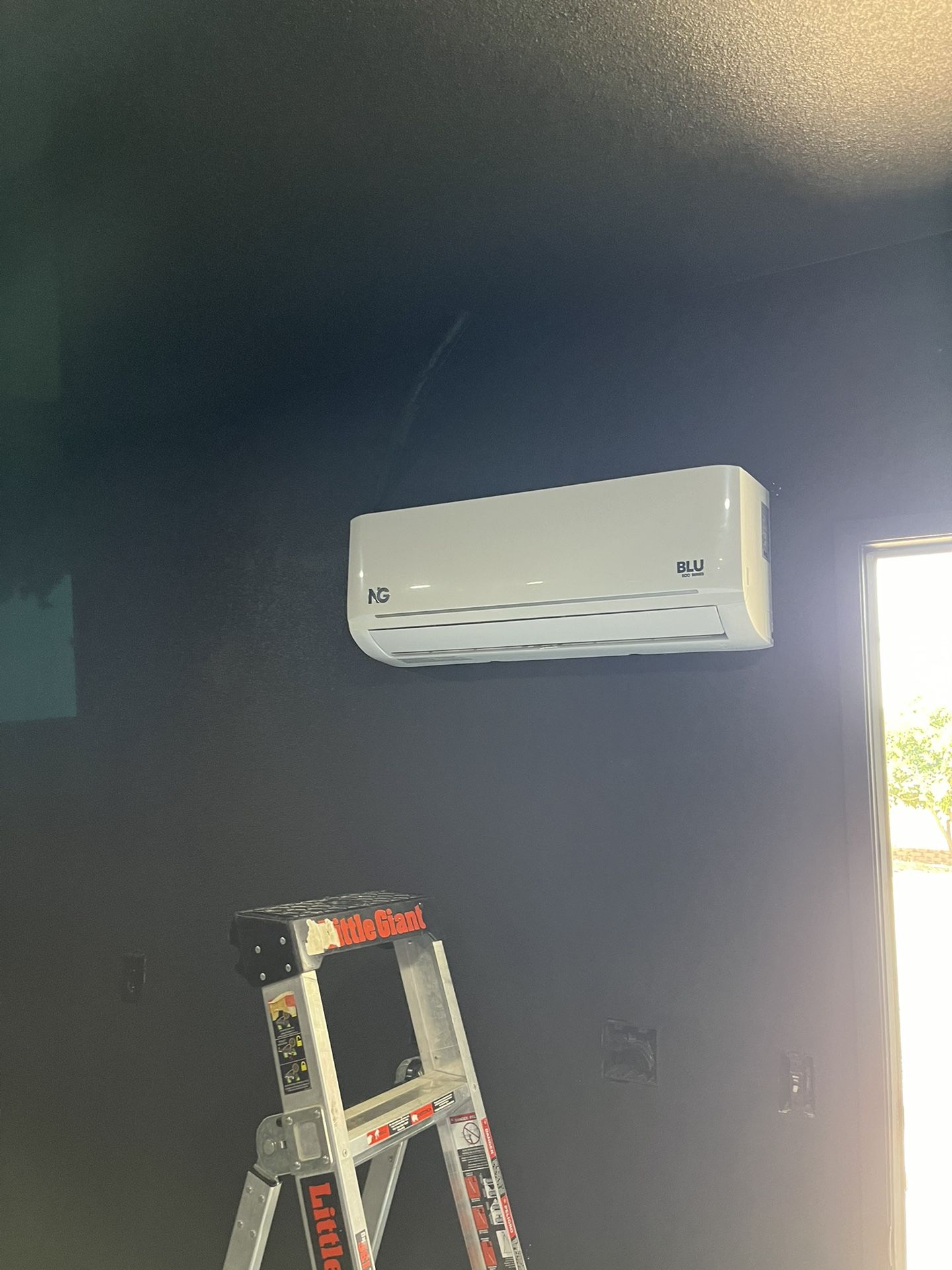 Hvac Mirage Ventus/ NG Air solution MINI SPLIT AC/heater Btus 12000k - 550sqft 18000k - 800sqft 24000k - 1200sqft 36000k - 1500sqft Install And