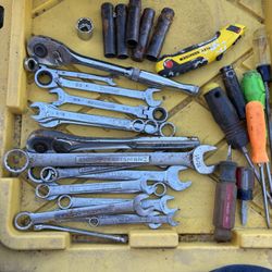 Craftsman. Husky. Duralast. Pittsburg Tools. Selling as a lot