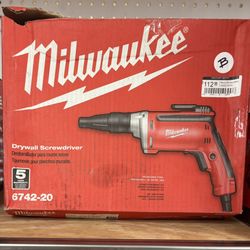 Milwaukee Drywall Screwdriver (new)