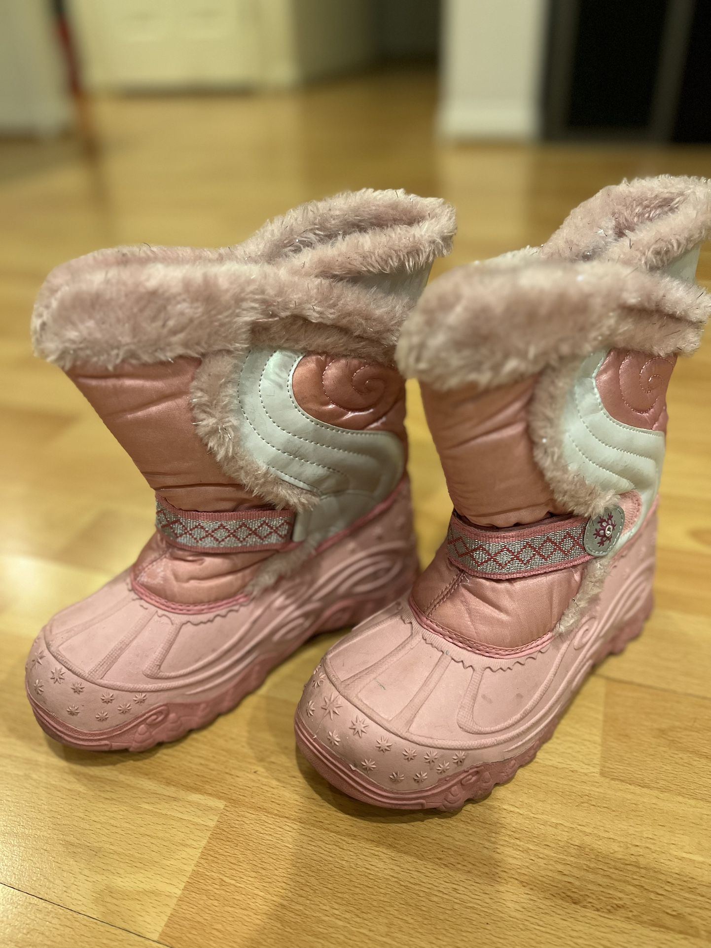 Stride Rite Thermolite Pink Snow Boot Size 2 