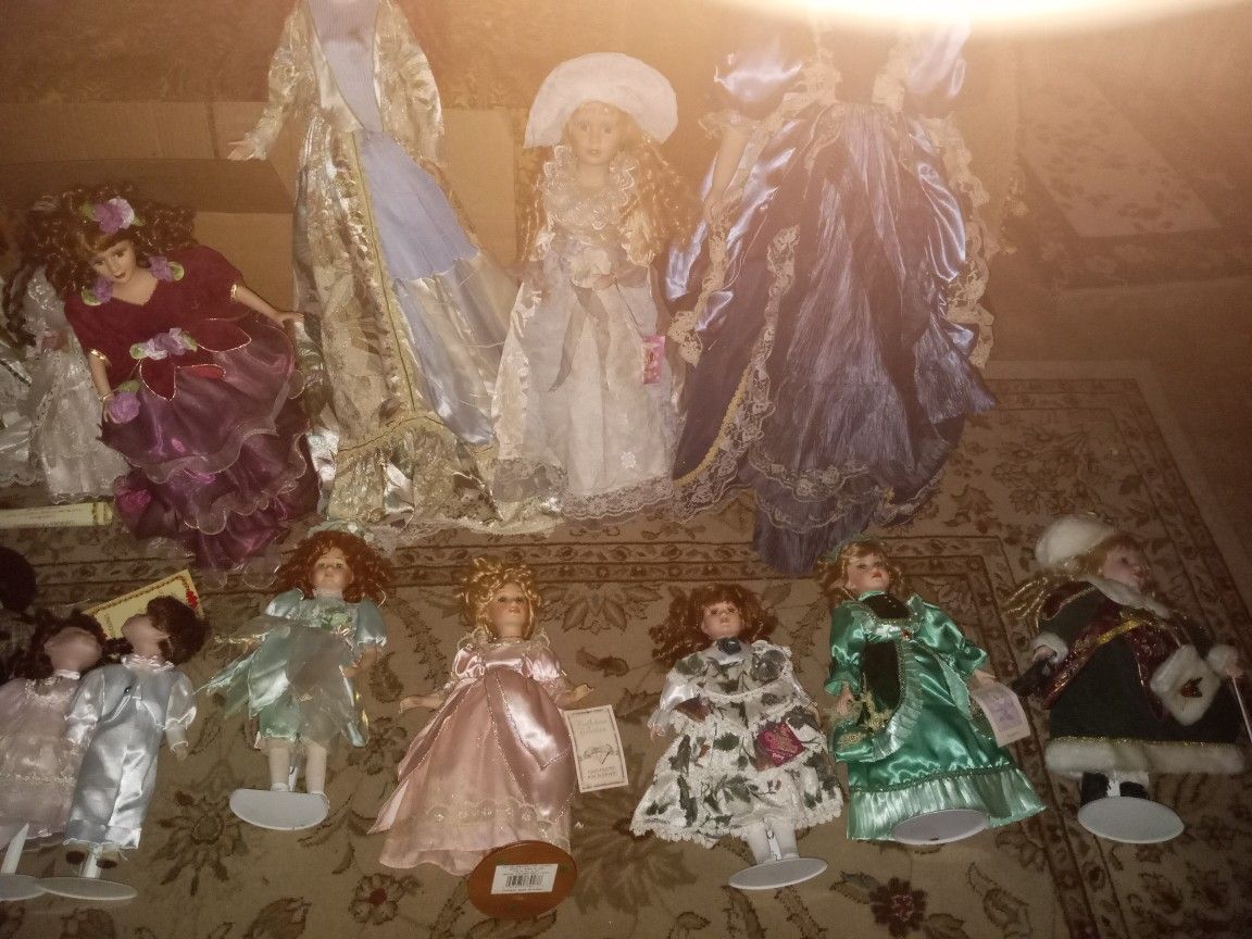 Porcelin Dolls Lot Buying Them All For One Price.
