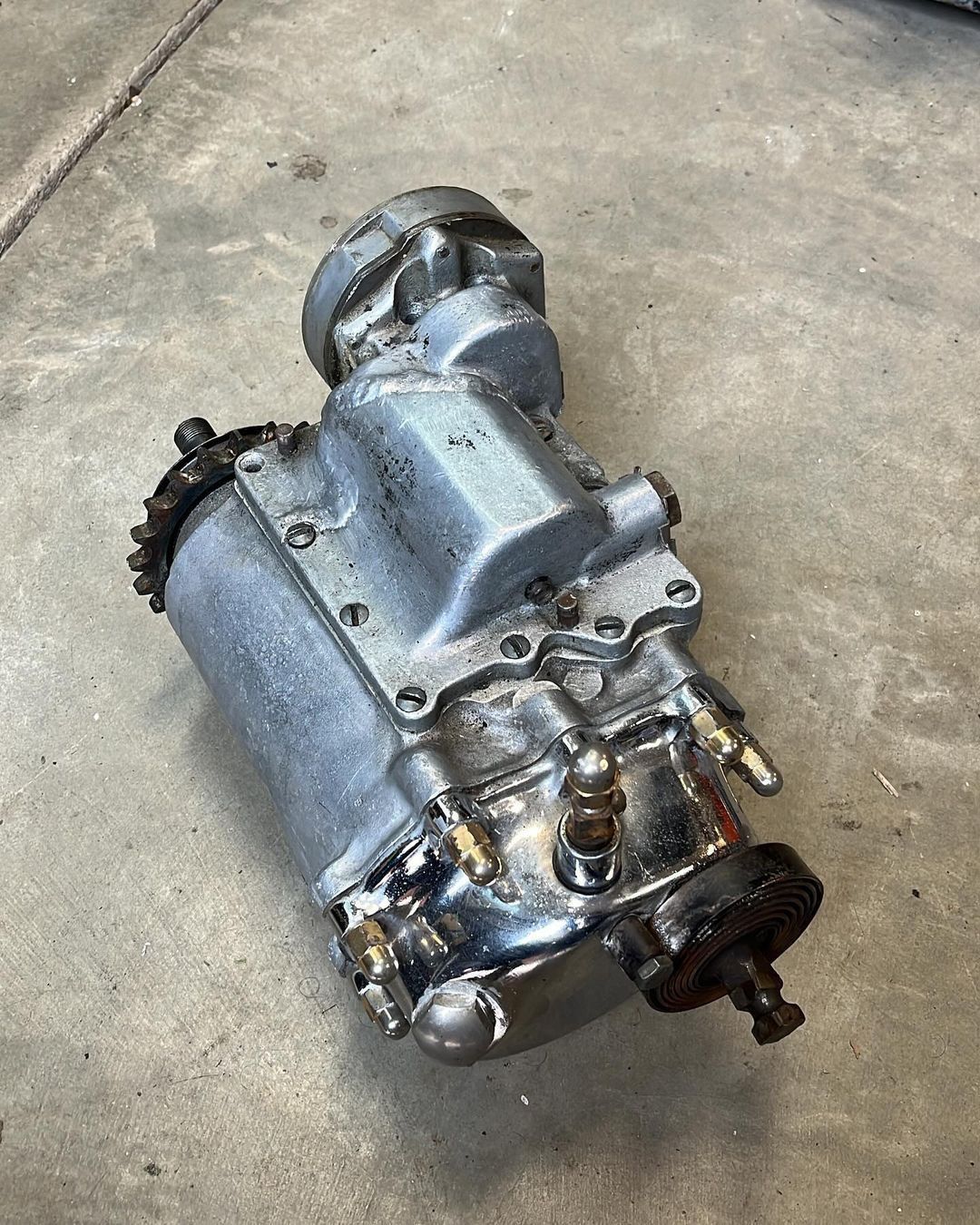 Short shaft OEM Harley Transmission.