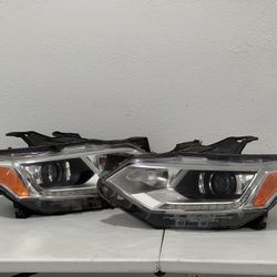 2018 To 2021 Chevrolet Traverse HID Headlights Right And Left Oem 