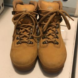 Women’s Timberland Boots Size 8.5