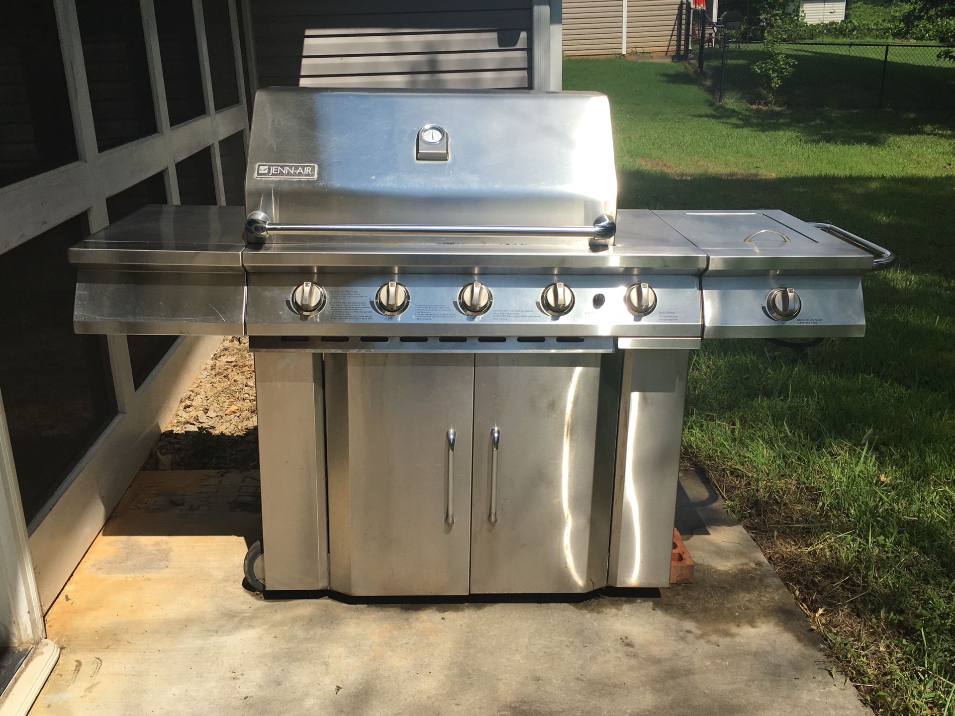 Jenn-Air Stainless Steel Gas Grill