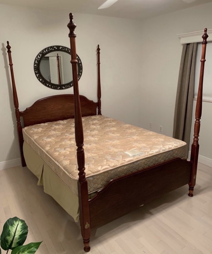 Beautiful Classic Wood Queen Bed