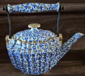 Copeland - spode tea pot from panorama city 

