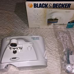 Black Y Decker Spacemaker Under Cabinet