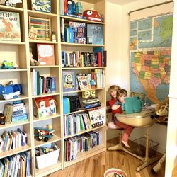 Great Little Antique Desk For Kids Room 