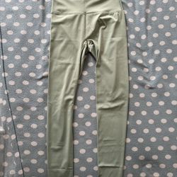 Lululemon Woman’s Define Leggings Gym Green Size M
