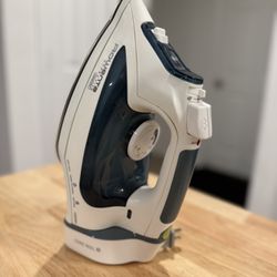 Rowena Effective Comfort Iron
