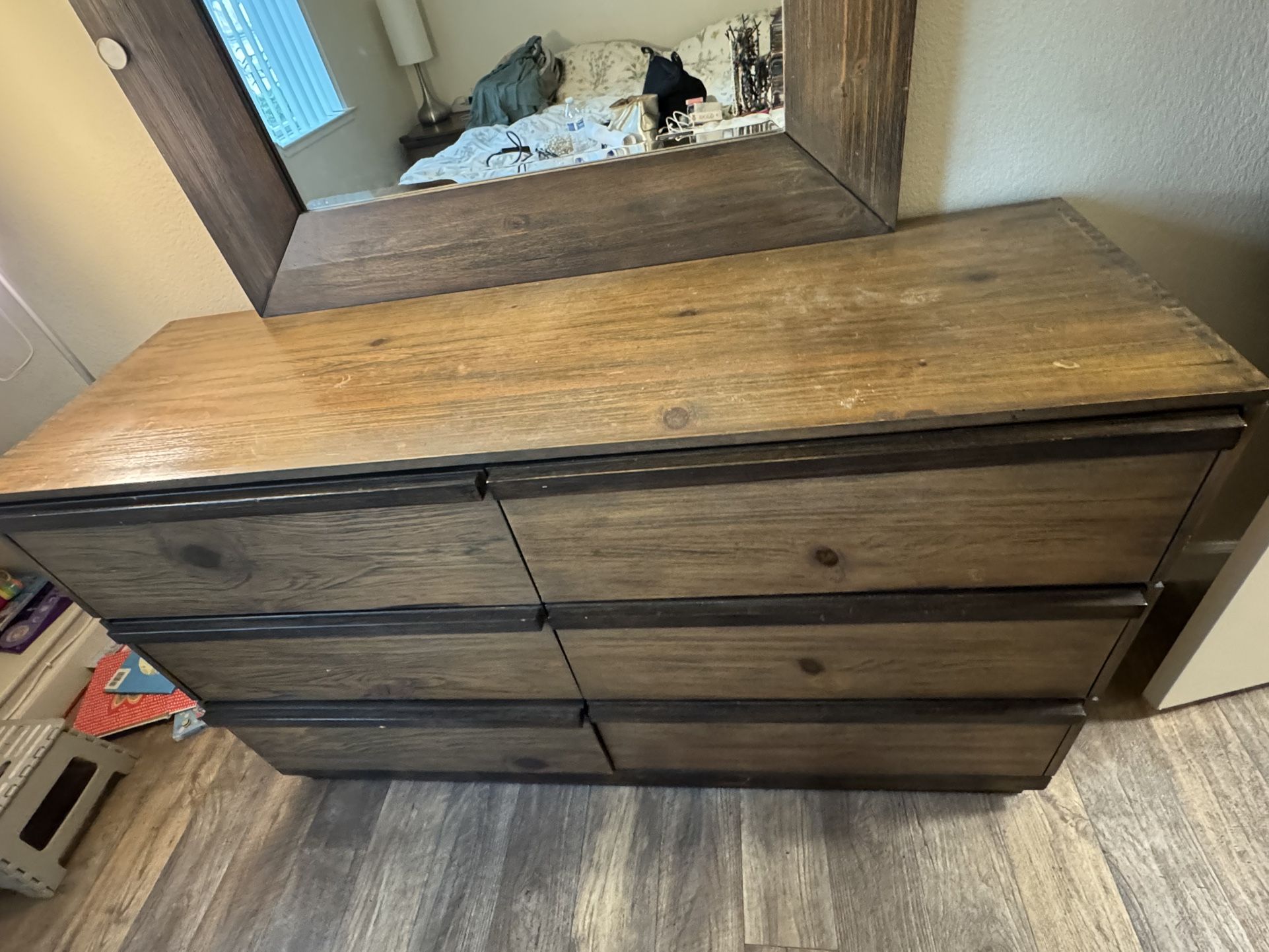 Dresser & Nightstand / Solid Wood