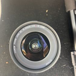  Canon ef 16-35mm f/4l IS USM lens