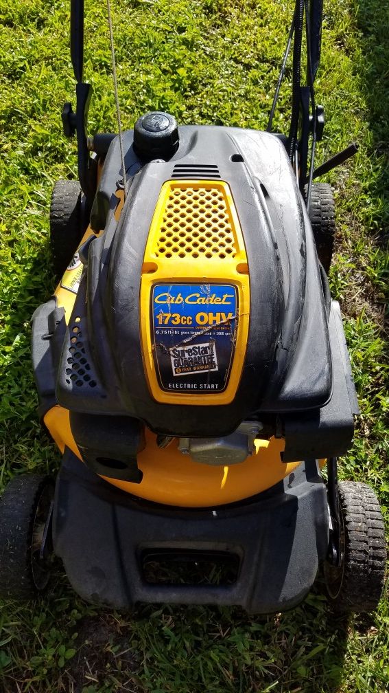 Cub Cadet 173cc self propelled mower electric start for Sale in