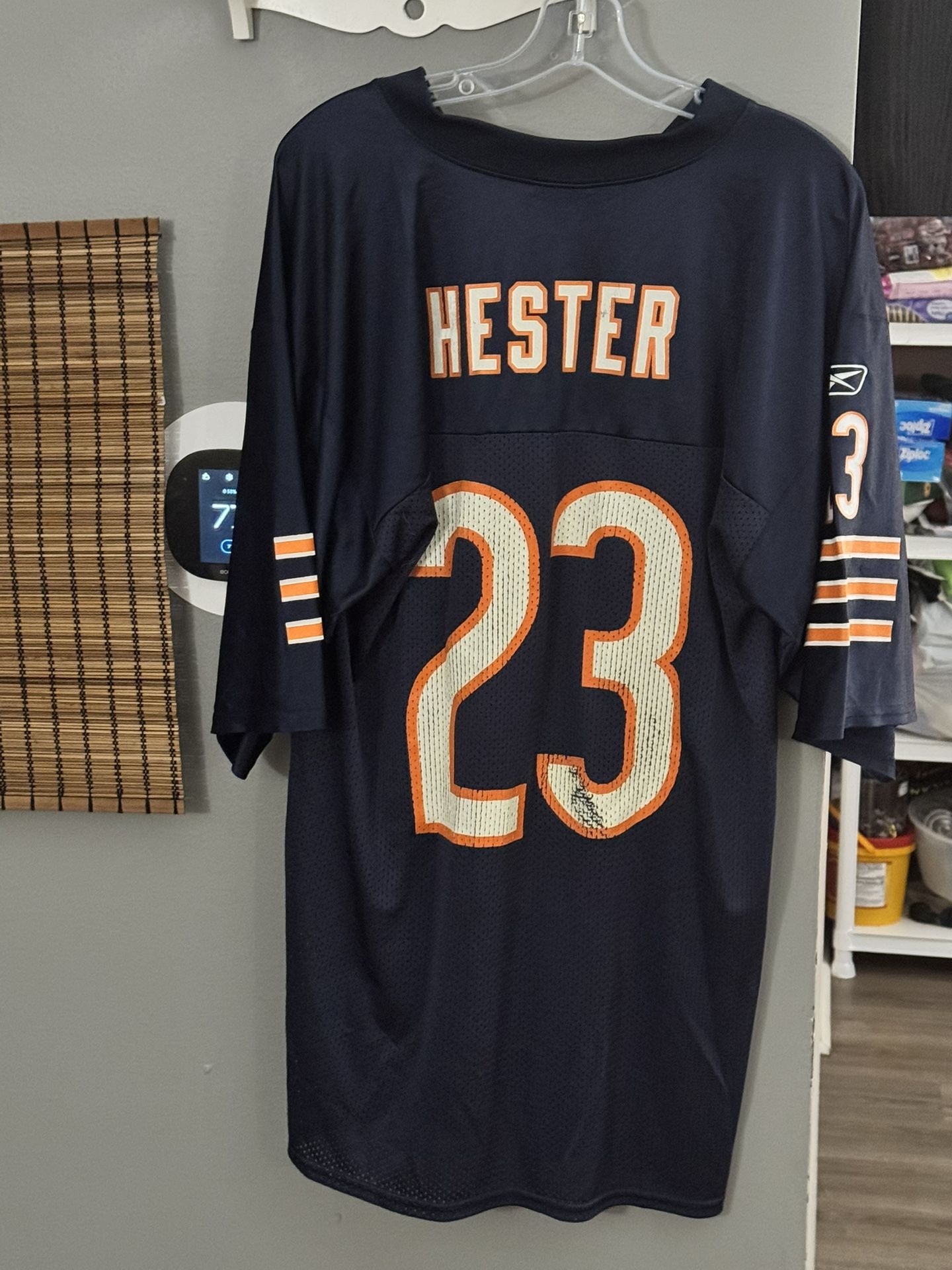 CHICAGO BEARS NFL #23 DEVIN HESTER NAVY BLUE JERSEY IN A MEDIUM SIZE