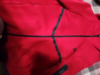 Red nike tech