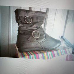 Girls Style: rachel-43k Girls Size 4 In Original Box Black Boot With Silver Buckle Flat