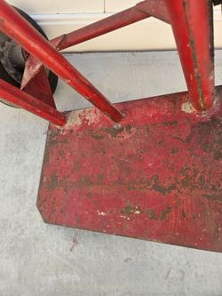 Metal dolly