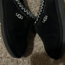 UGG Children Size 1  Slip-ons 