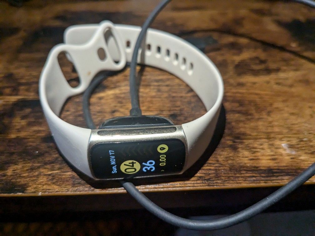 Fitbit Charge 5