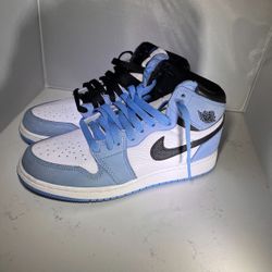 Air Jordan 1 University Blue 