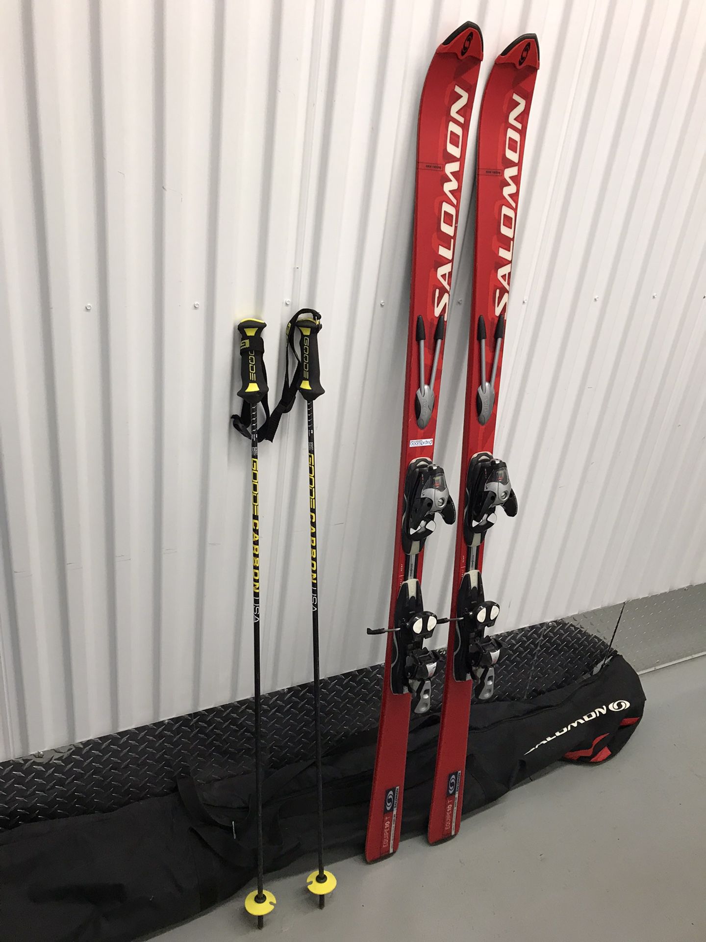 Salomon 10T 168cm Ski With Bindings, Poles & Carrying Bag for Sale in Chicago, IL - OfferUp