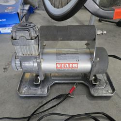 Viair 400P 12V Air Compressor With Gauged Chuck